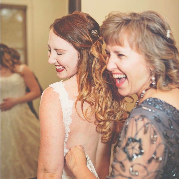 Meet your Posher, Lauren - Picture 2 of 4